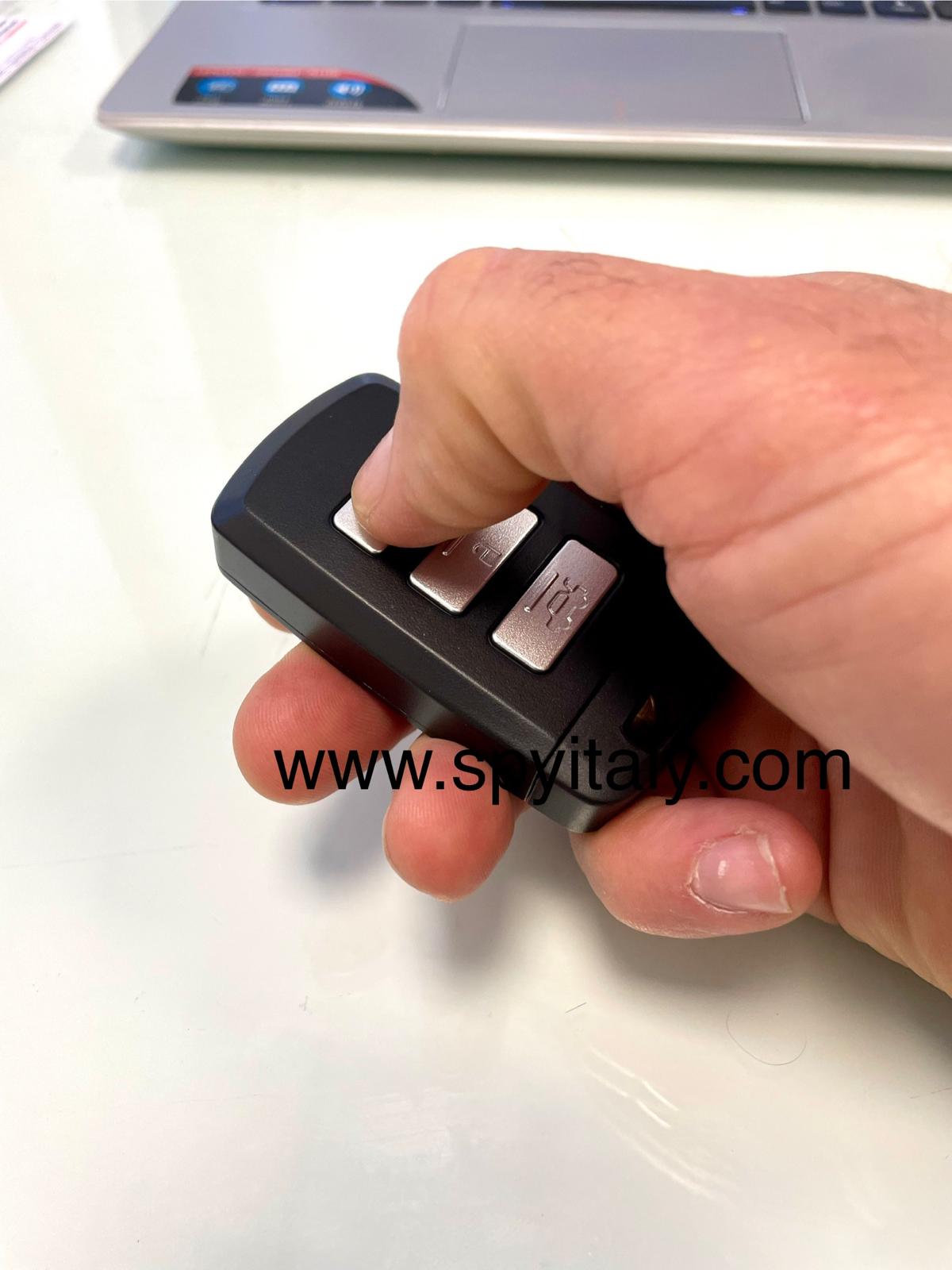 RMC-CAM - Finto telecomando auto con microcamera HD incorporata