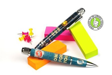 Penna a sfera con spray antiaggressione all'interno